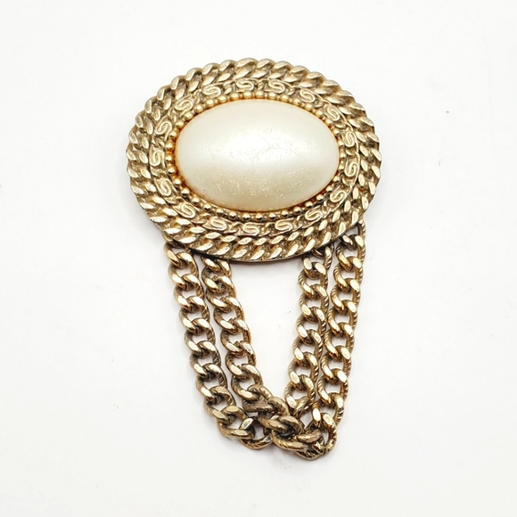 Vintage Gold Tone With White Cabochon Chain Swag Brooch Pin - Picture 1 of 4